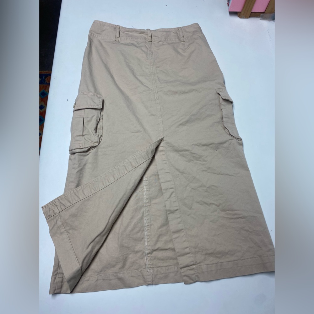 Brandy Melville cargo midi skirt - Picture 8 of 10